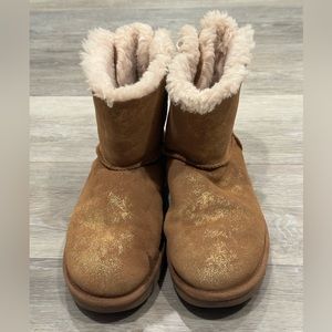 Women Uggs in size 10